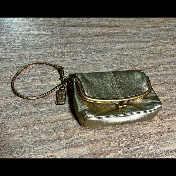 Coach vintage metallic gold foldover wristlet - Picture 12 of 16